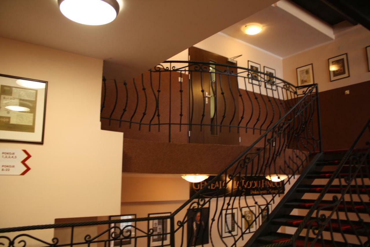 Hotel Pinocy Ledziny Екстериор снимка